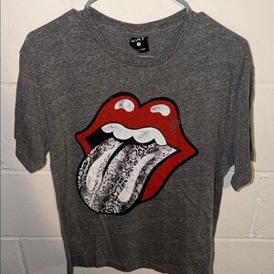Daytrip Gray Graphic Tee with Red and Black Design